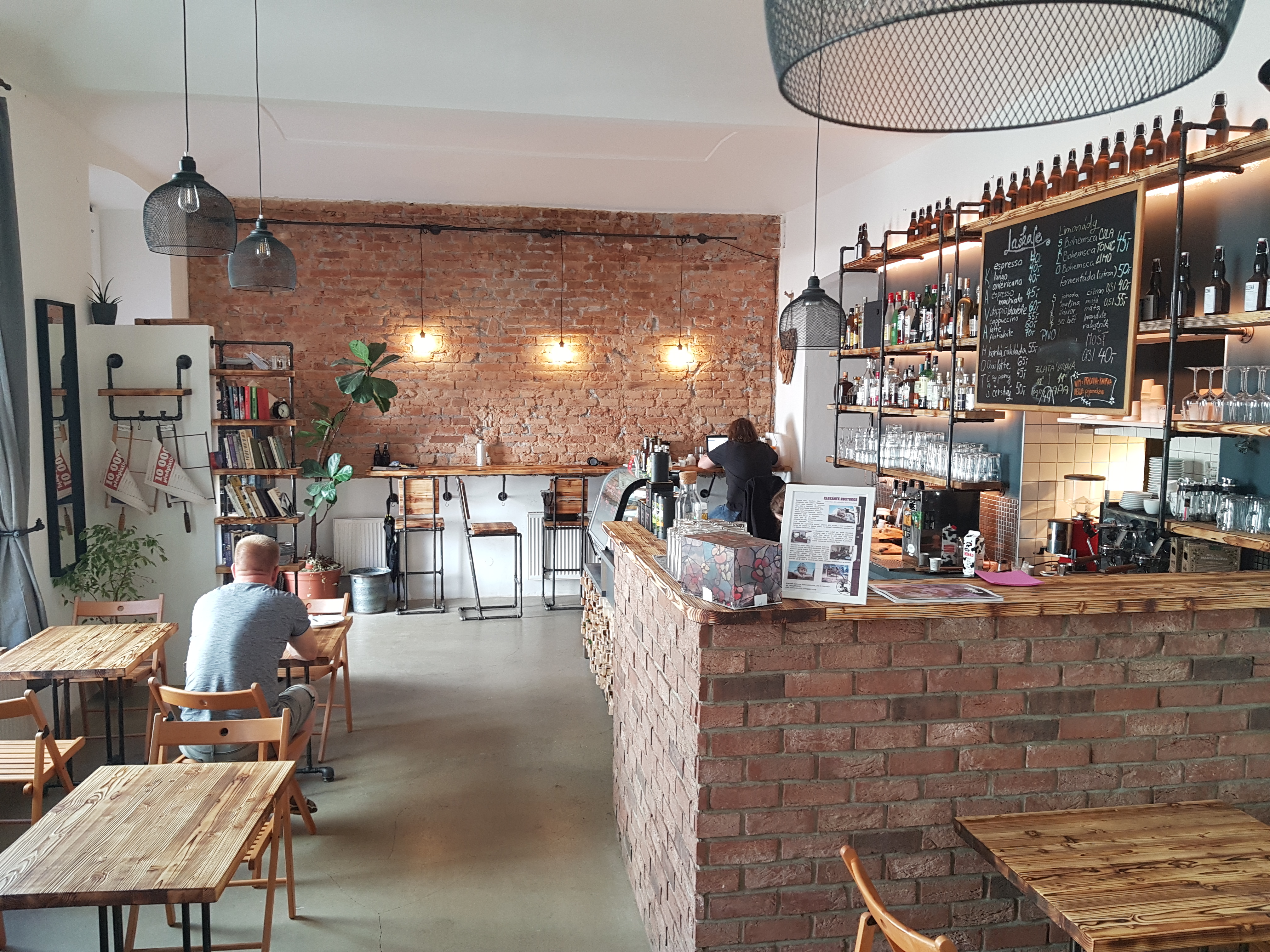 Návrh moderního interiéru kavárny